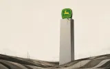 Zemědělský cyklus na dně, akcie Deere na maximu. Ideální vstup, nebo past?