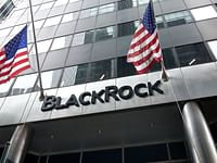 BlackRock silně věří těmto 2 akciím. Měli bychom také?