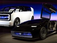 Această companie reprezintă viitorul transportului: 2 mașini electrice futuriste
