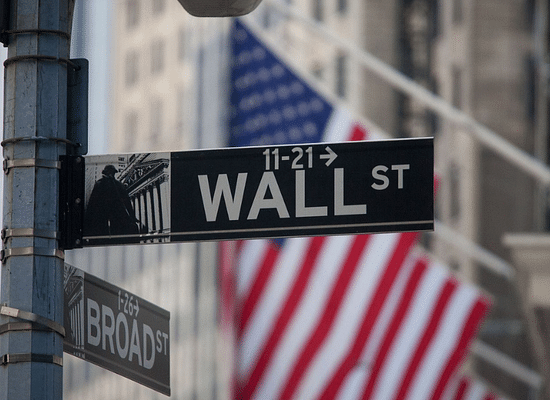 Grund zur Sorge? Wall Street stuft diese 3 bekannten Aktien herab