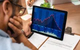 Nedržíte náhodou tuhle akcii? V pátek se totiž propadla o 39 %