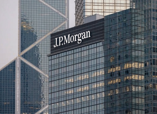 Družba JPMorgan je znižala ciljno ceno za te tri delnice