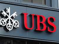 UBS: Těchto 10 akcií vám pomůže ochránit své portfolio před rizikem recese a zároveň se připravit na budoucí oživení