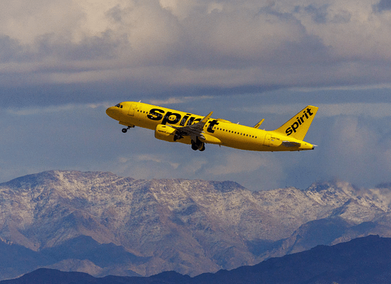 Spirit Airlines in trouble: financial losses and debts threaten its future