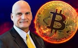 Bitcoin je pripravený na Bull Run, avšak najskôr musí padnúť o 10-ky% na túto úroveň tvrdí uznávaný Bloomberg analytik