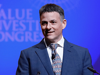 David Einhorn crushed the S&P 500 last year with his performance. Here are 3 stocks that will help him do it again this…
